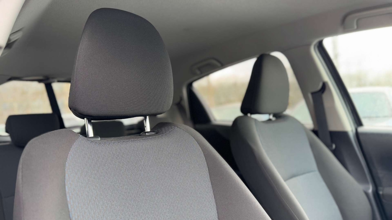 Used Toyota Yaris 2013 for sale - 77303967: Photo 31