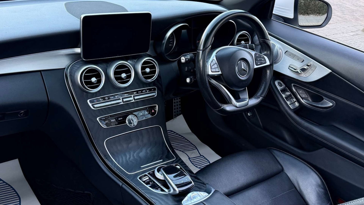 Used Mercedes-Benz C Class 2017 for sale - 78056695: Photo 2