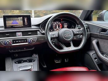 Used Audi A4 2017 for sale - 76354245: Photo