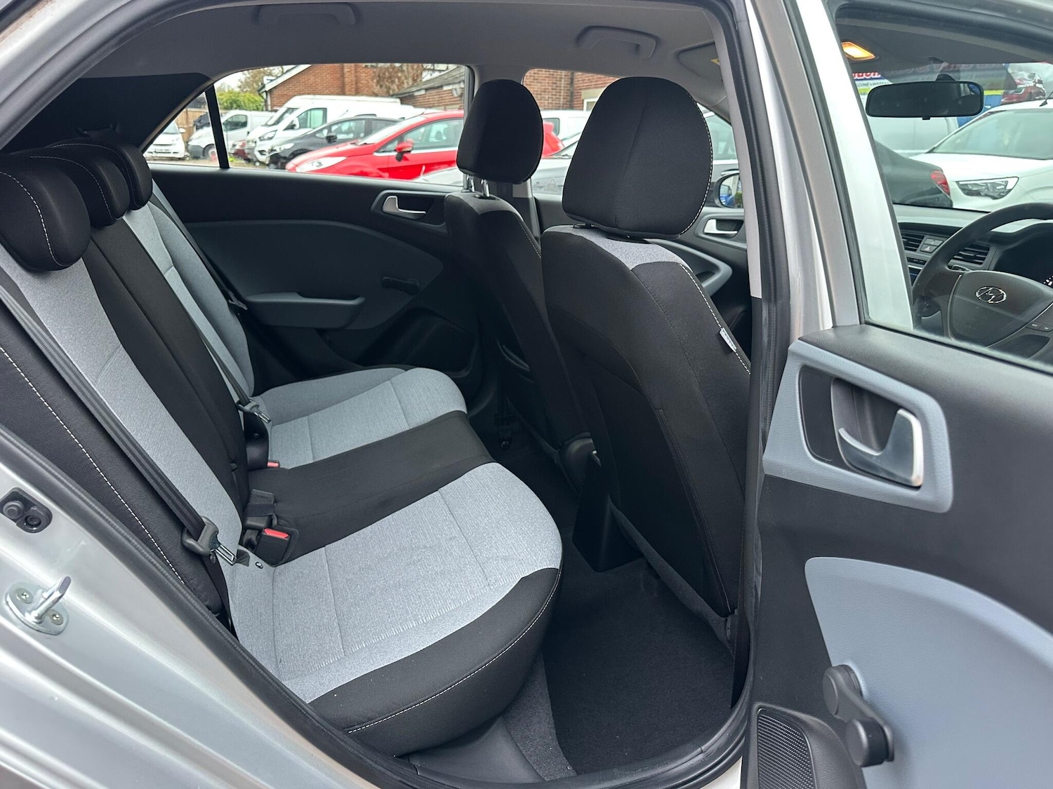 Used Hyundai i20 2016 for sale - 76688828: Photo 14