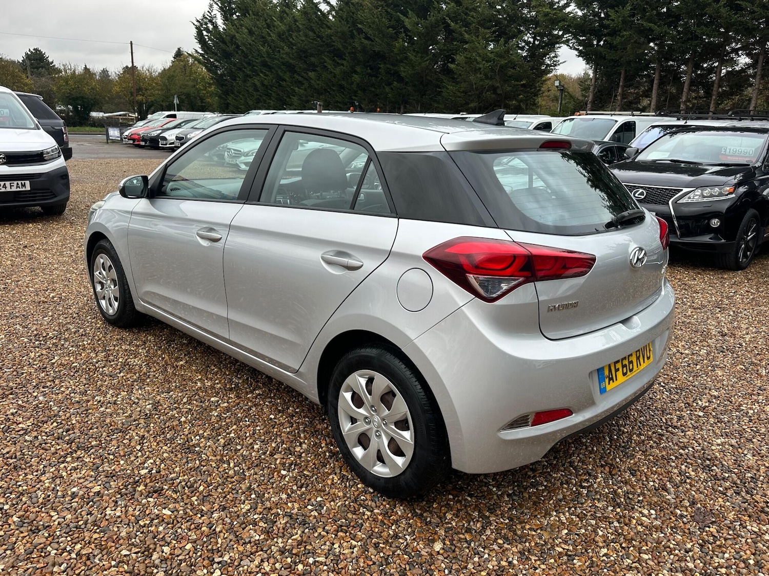 Used Hyundai i20 2016 for sale - 76688828: Photo 3
