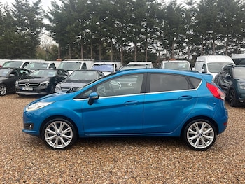 Used Ford Fiesta 2016 for sale - 76714989: Photo