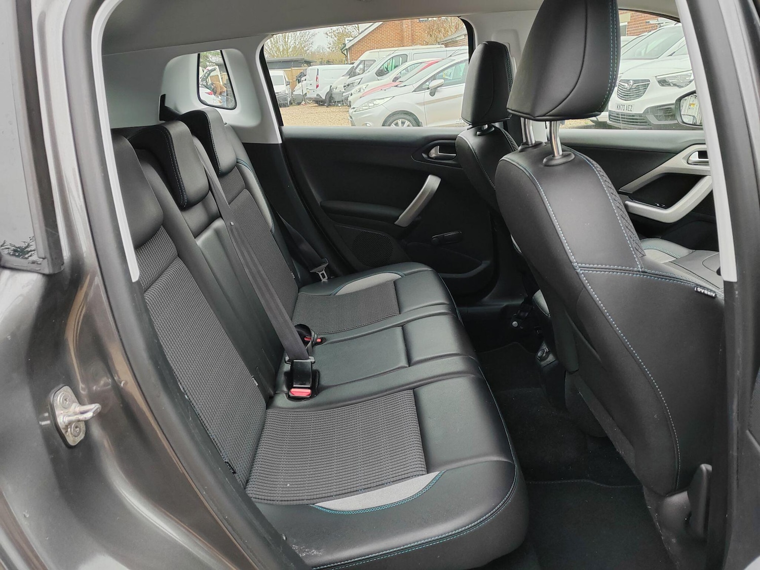 Used Peugeot 2008 2015 for sale - 77066635: Photo 12