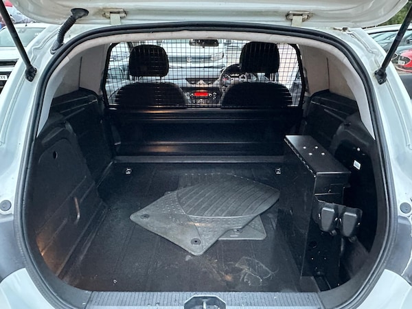 Used Vauxhall Corsa Van 2018 for sale - 76306992: Photo 14
