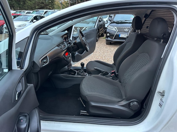 Used Vauxhall Corsa Van 2018 for sale - 76306992: Photo 15