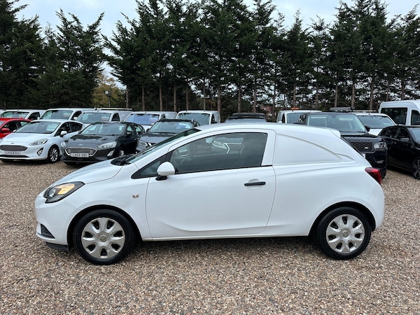 Used Vauxhall Corsa Van 2018 for sale - 76306992: Photo 2