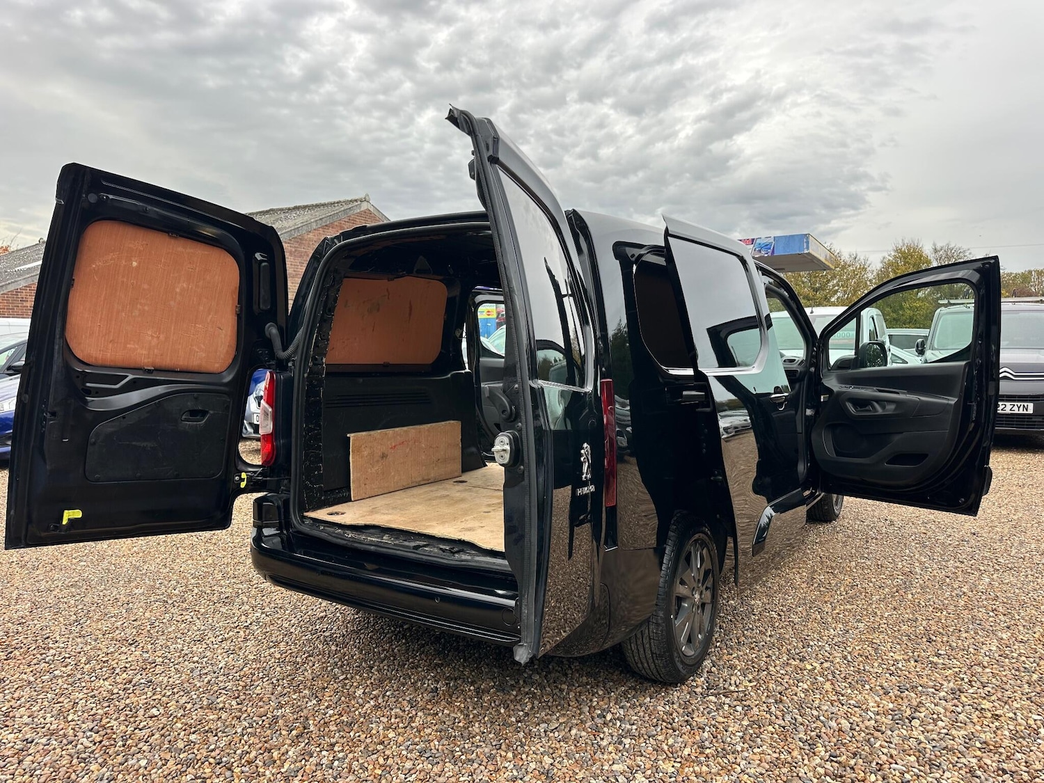 Used Peugeot Partner 2023 for sale - 76457304: Photo 25