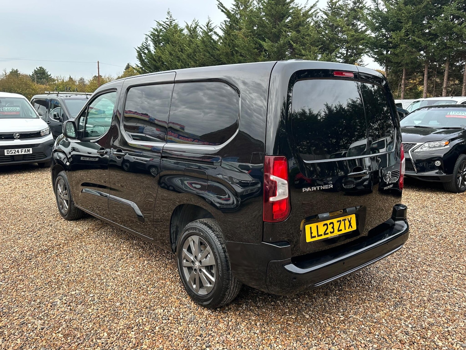 Used Peugeot Partner 2023 for sale - 76457304: Photo 3