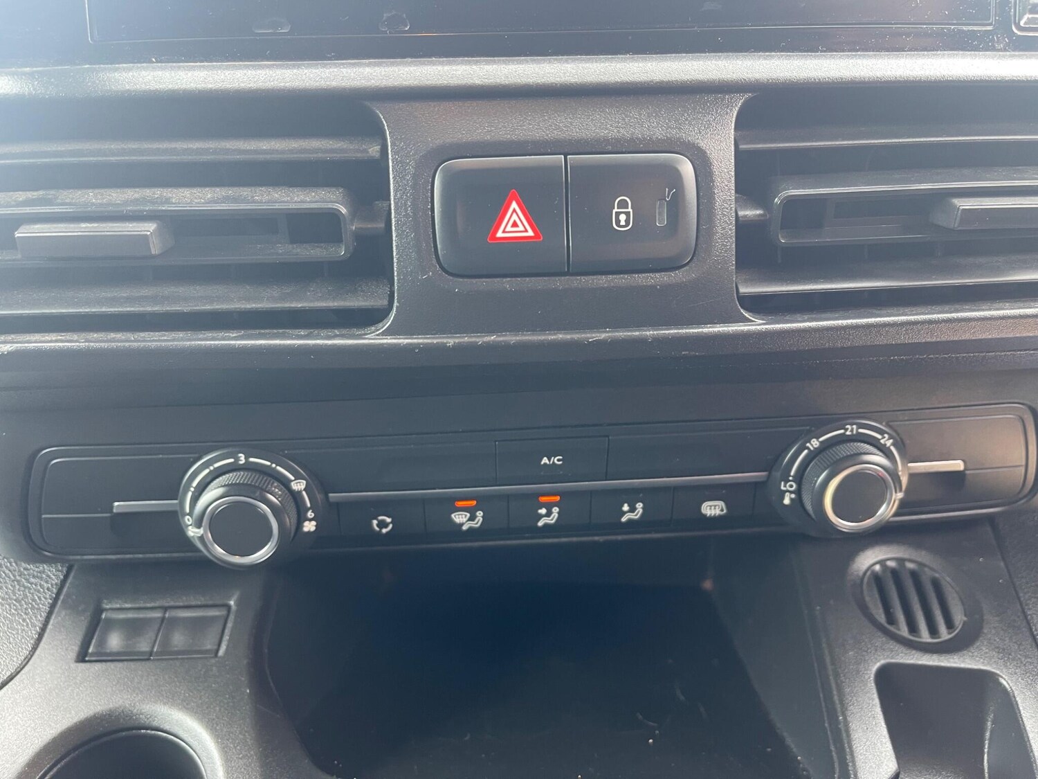 Used Peugeot Partner 2020 for sale - 76021222: Photo 16