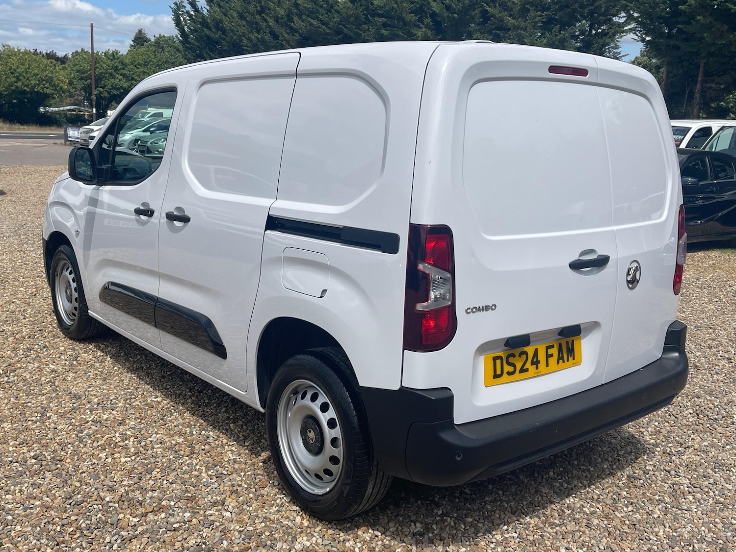 Used Vauxhall Combo 2024 for sale - 76994384: Photo 3