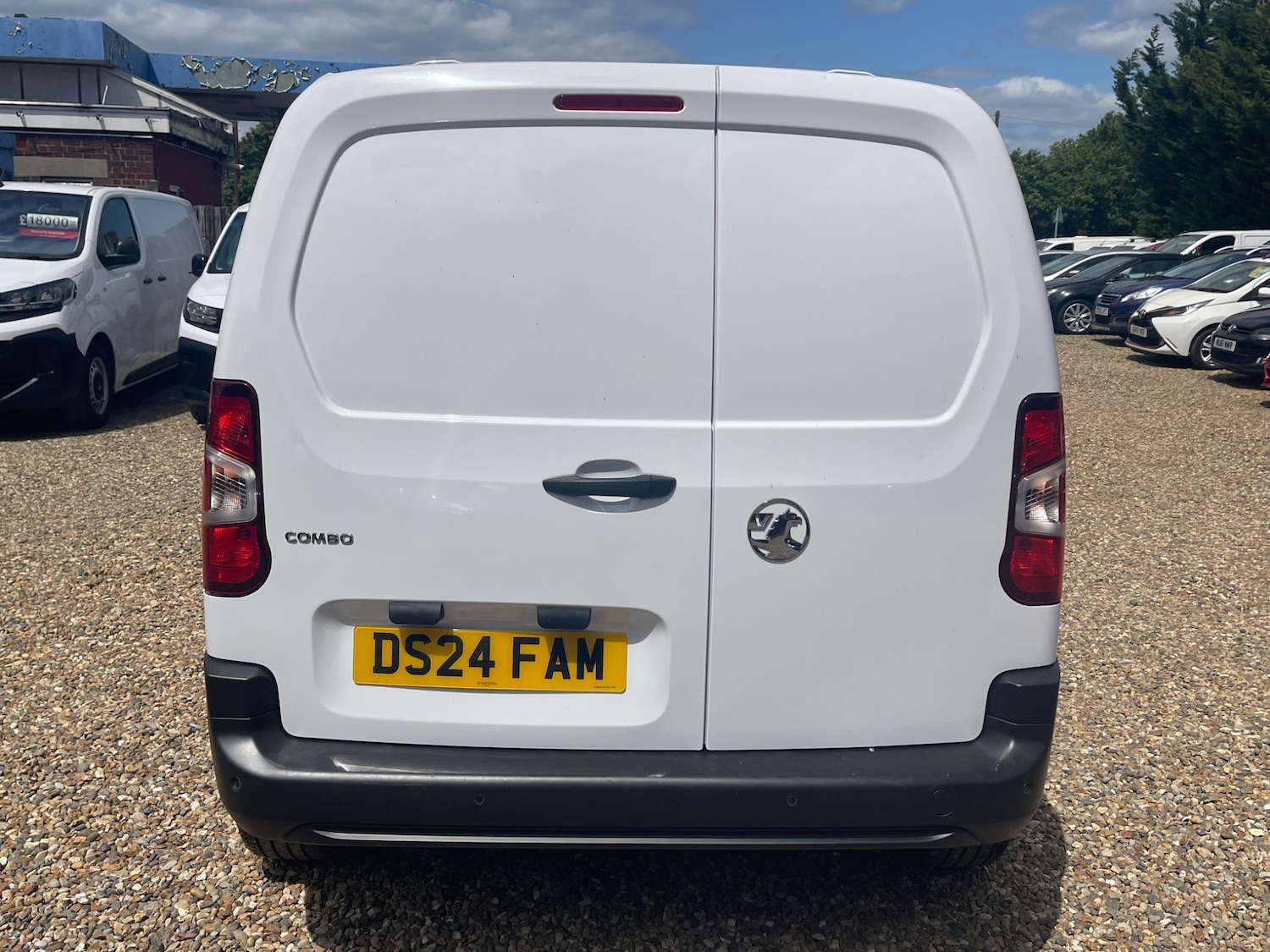 Used Vauxhall Combo 2024 for sale - 76994384: Photo 4