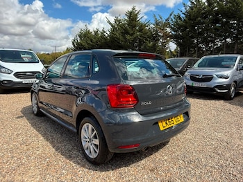 Used Volkswagen Polo 2015 for sale - 79373155: Photo