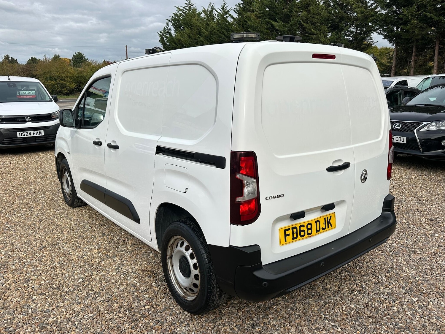 Used Vauxhall Combo 2019 for sale - 76306824: Photo 3