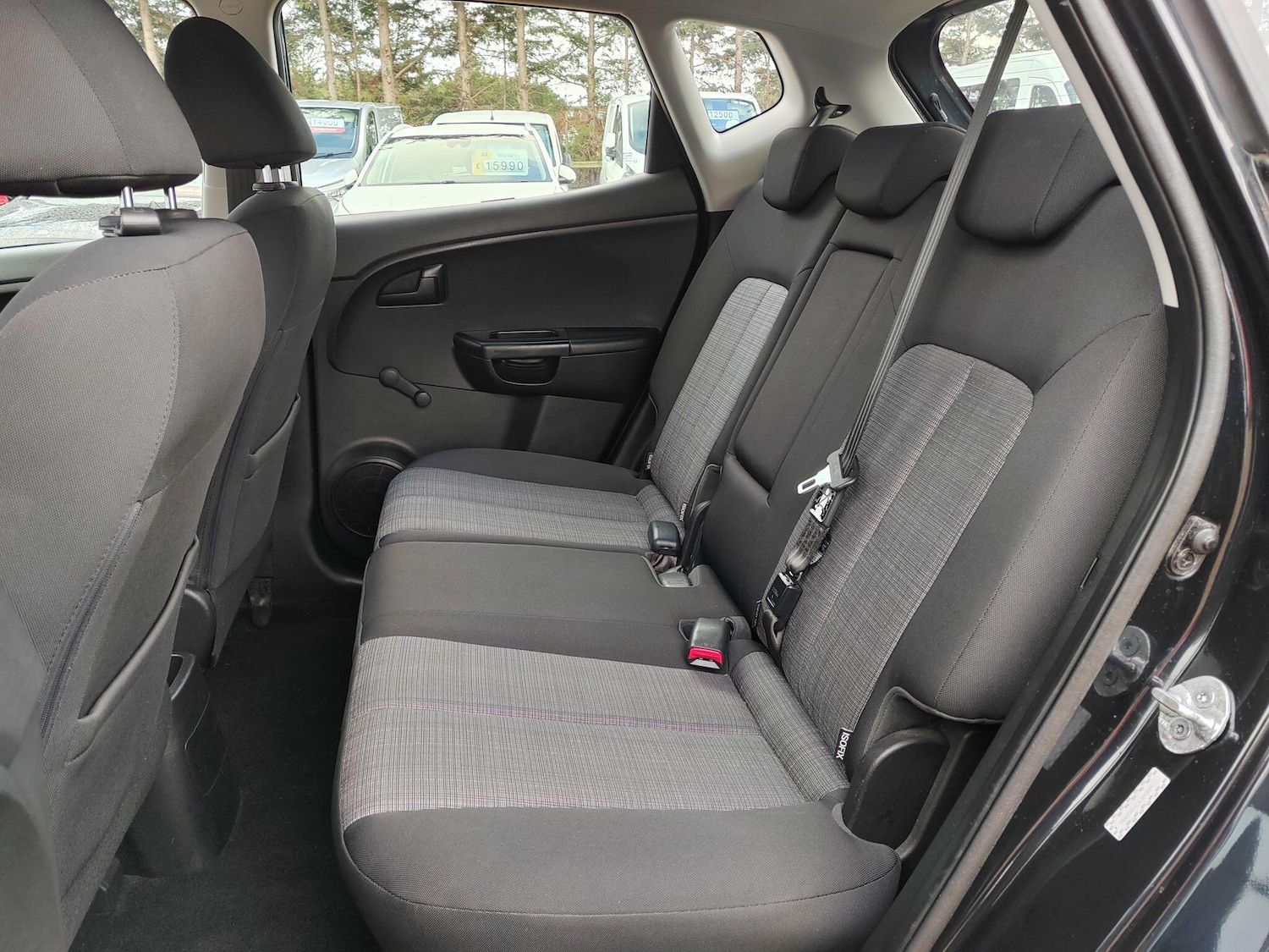 Used Kia Venga 2010 for sale - 77230135: Photo 11