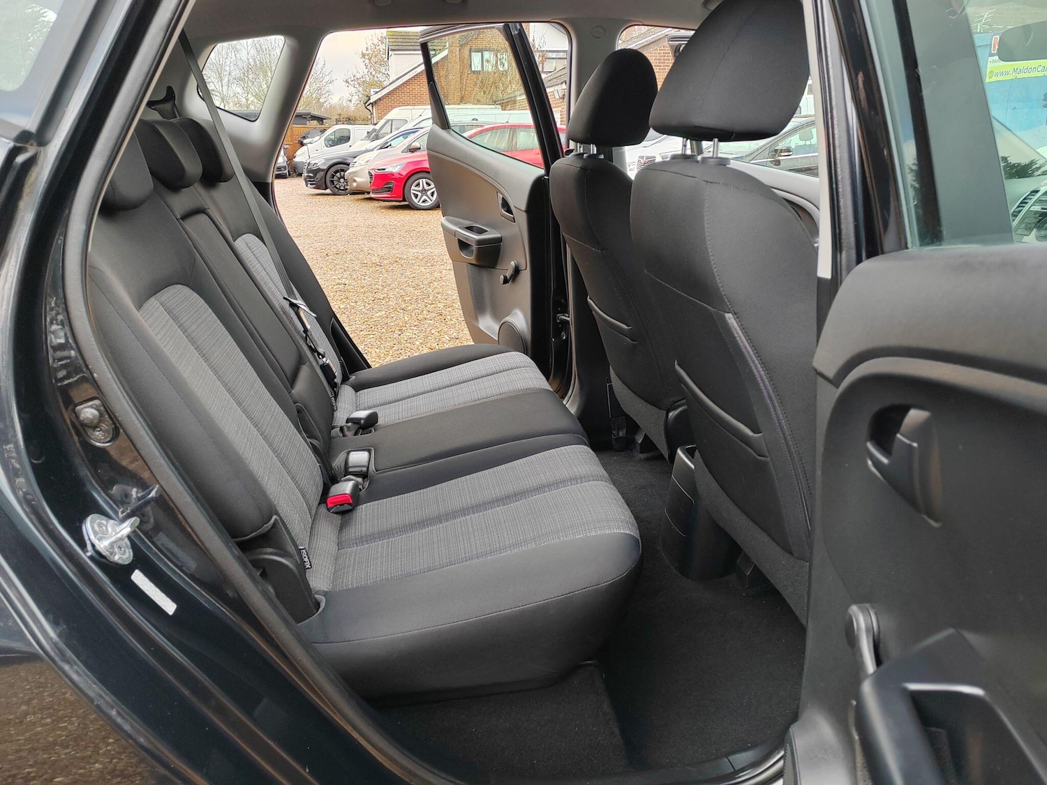 Used Kia Venga 2010 for sale - 77230135: Photo 13