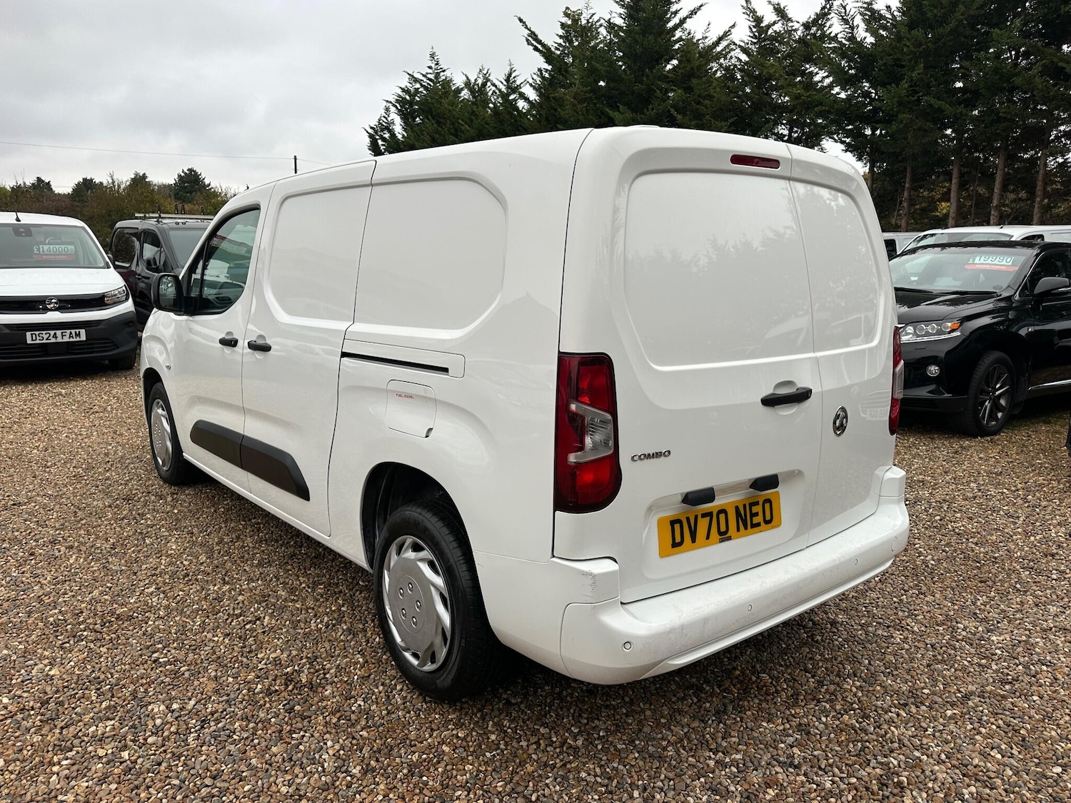 Used Vauxhall Combo for sale - 76996346: Photo 3