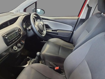 Used Toyota Yaris 2017 for sale - 77670995: Photo