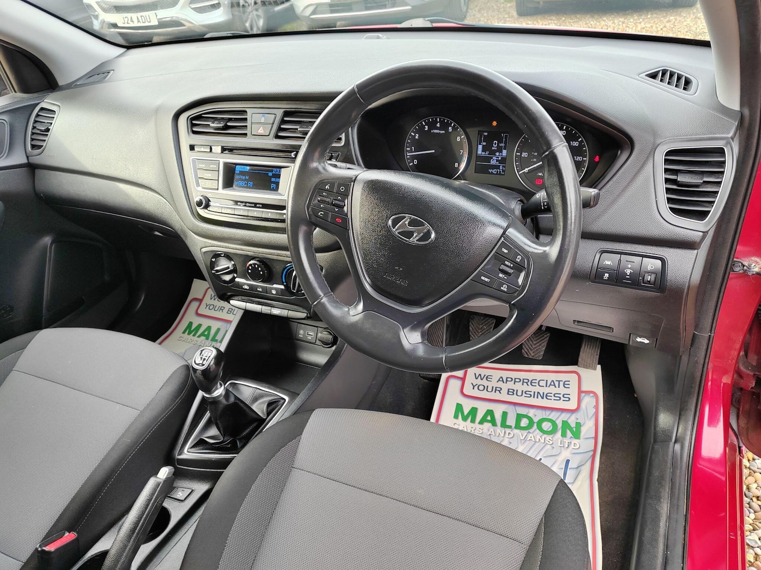 Used Hyundai i20 2017 for sale - 77573738: Photo 9