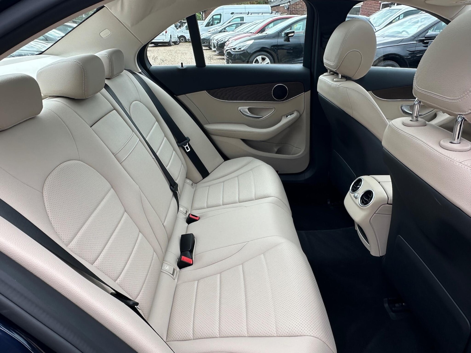 Used Mercedes-Benz C-Class 2017 for sale - 76152801: Photo 23