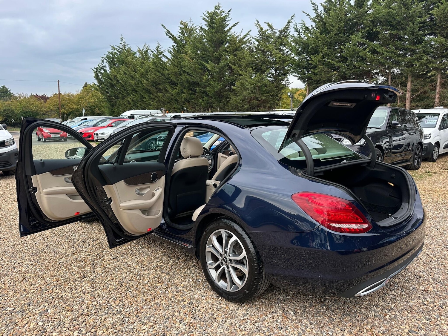 Used Mercedes-Benz C-Class 2017 for sale - 76152801: Photo 35