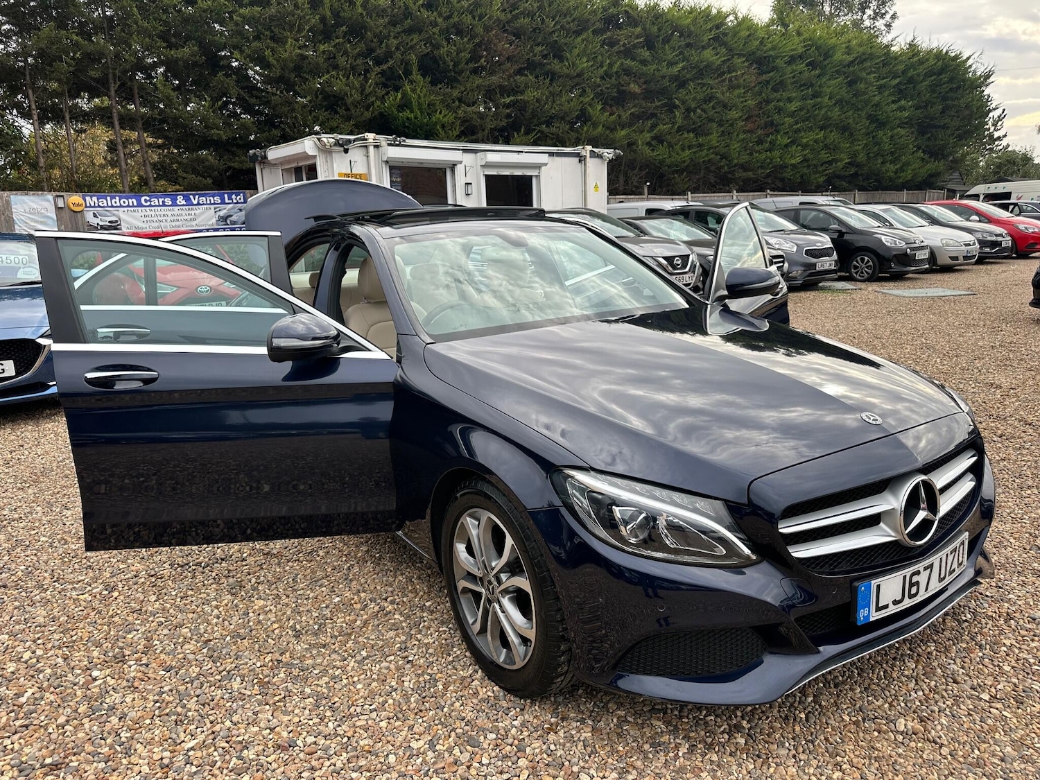 Used Mercedes-Benz C-Class 2017 for sale - 76152801: Photo 39
