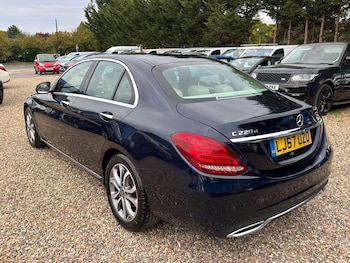Used Mercedes-Benz C-Class 2017 for sale - 76152801: Photo 3
