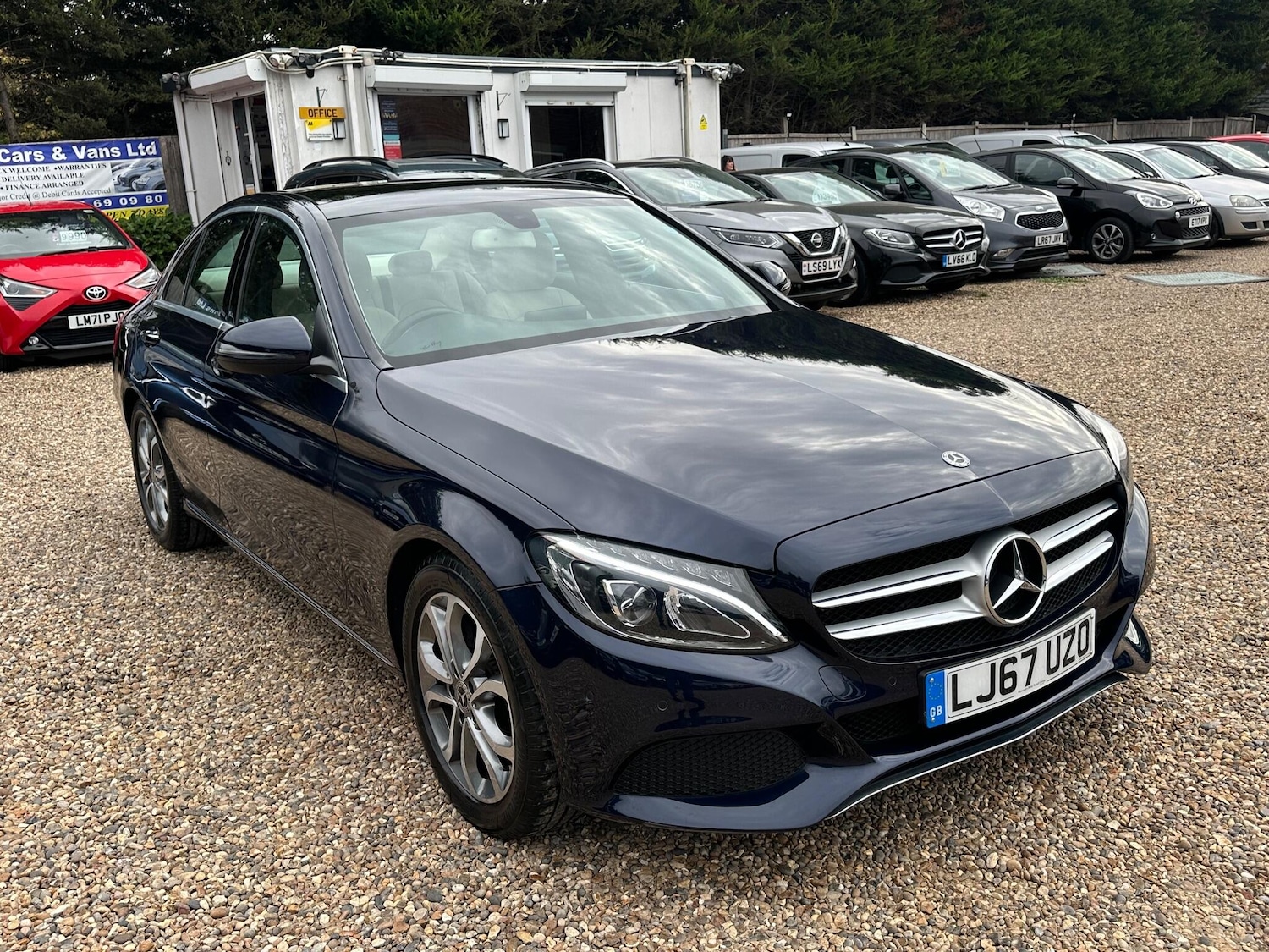 Used Mercedes-Benz C-Class 2017 for sale - 76152801: Photo 7
