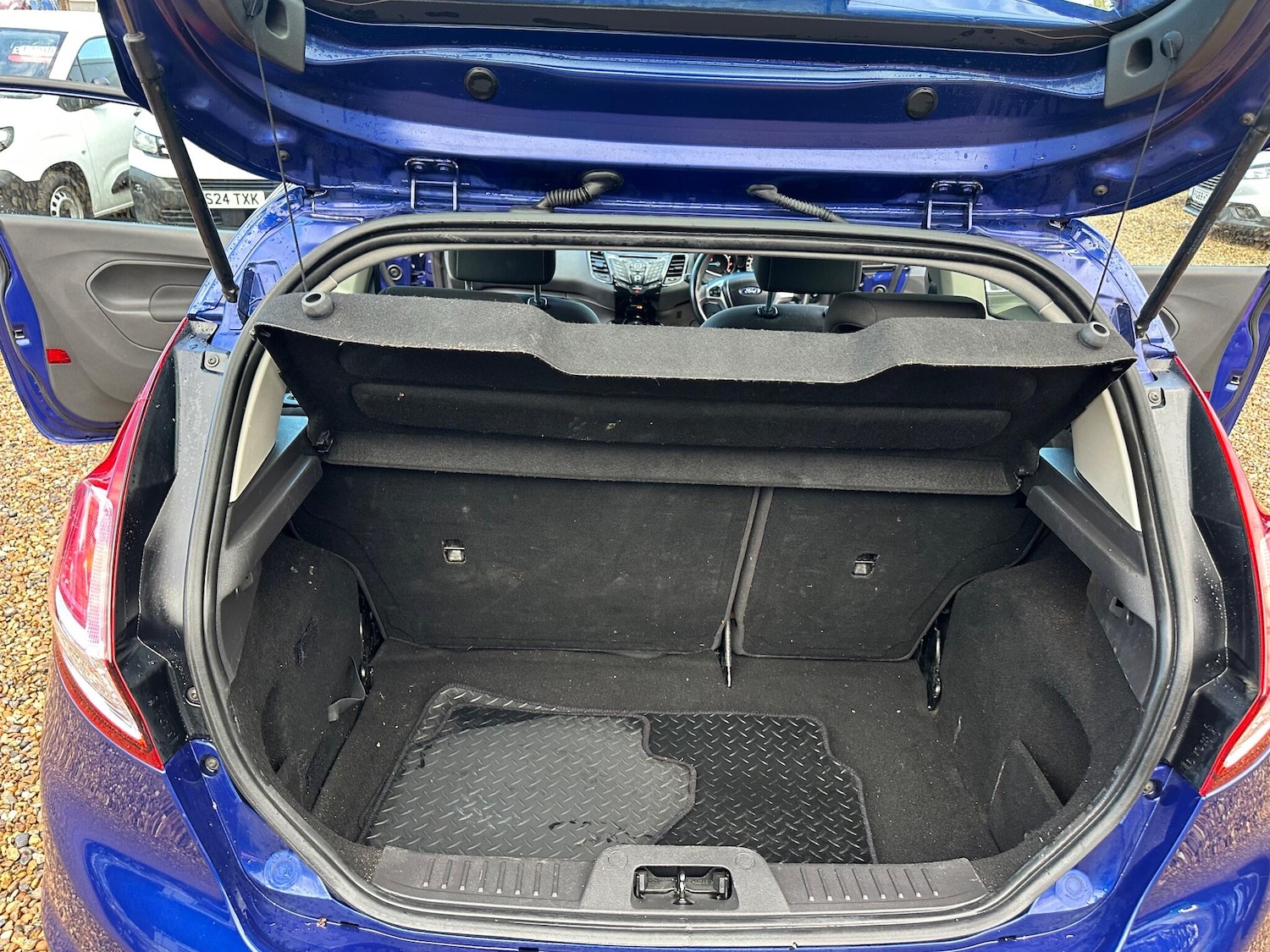 Used Ford Fiesta 2015 for sale - 76440845: Photo 14