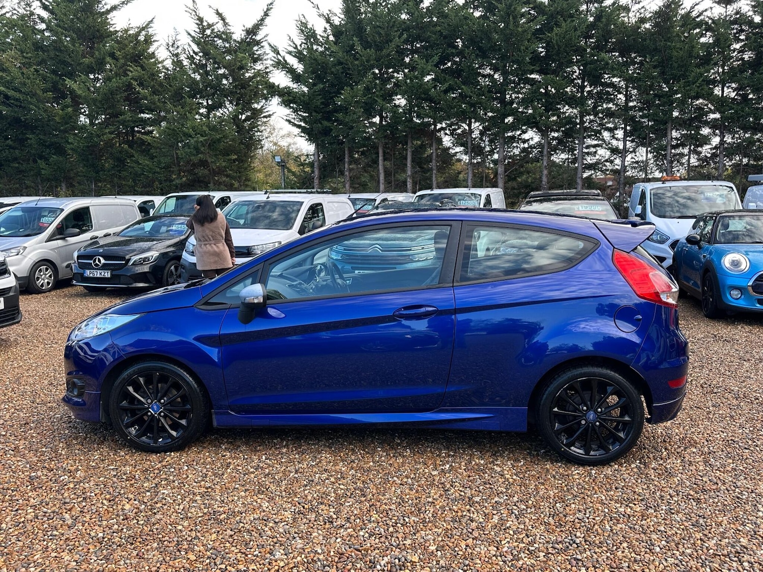 Used Ford Fiesta 2015 for sale - 76440845: Photo 2