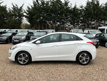 Used Hyundai i30 2017 for sale - 76485132: Photo