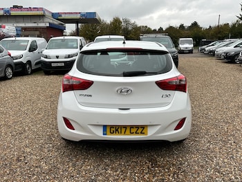 Used Hyundai i30 2017 for sale - 76485132: Photo