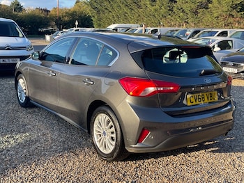 Used Ford Focus 2018 for sale - 76095061: Photo 3