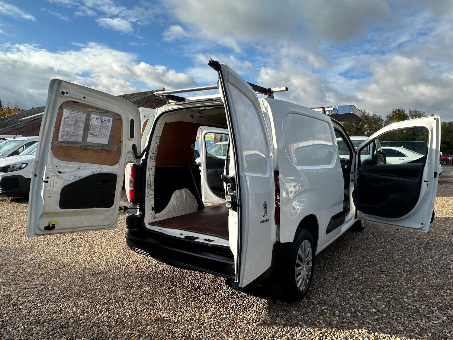 Used Peugeot Partner 2020 for sale - 76658050: Photo 23