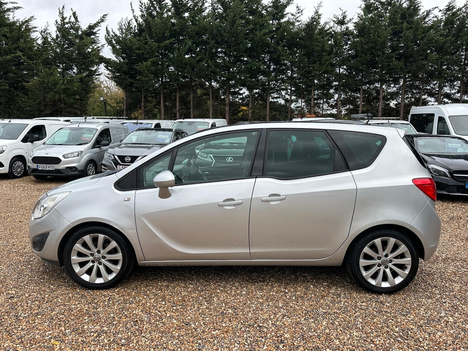 Used Vauxhall Meriva 2013 for sale - 76349845: Photo 2