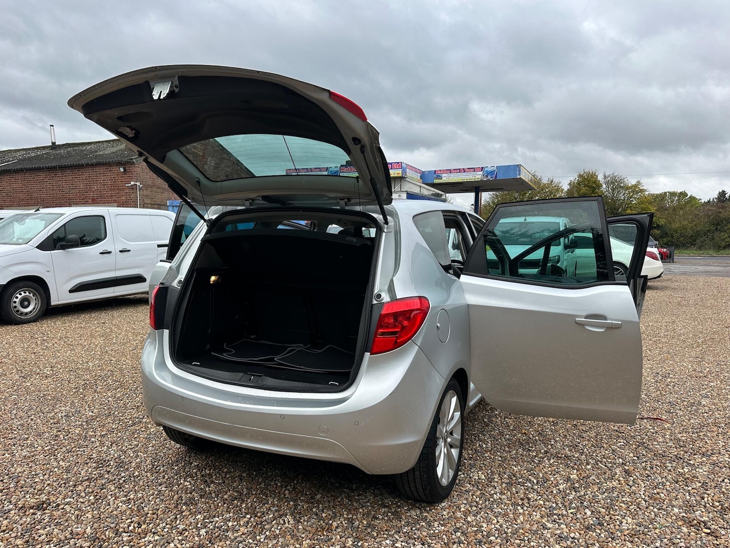 Used Vauxhall Meriva 2013 for sale - 76349845: Photo 24