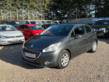 Used Peugeot 208 2013 for sale - 77908537: Photo