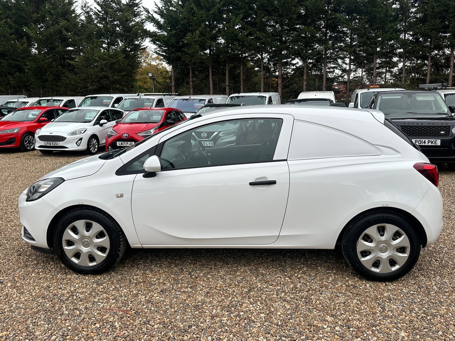 Used Vauxhall Corsa Van 2018 for sale - 76306550: Photo 2