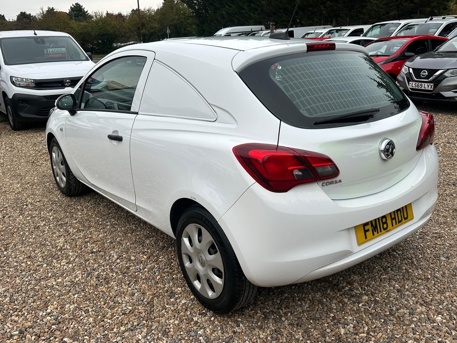Used Vauxhall Corsa Van 2018 for sale - 76306550: Photo 3