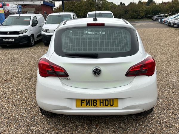 Used Vauxhall Corsa Van 2018 for sale - 76306550: Photo 4