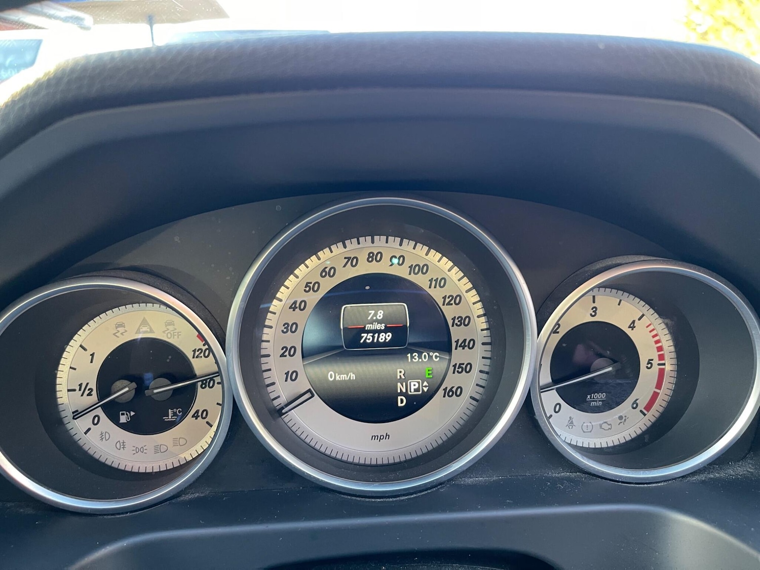 Used Mercedes-Benz E-Class 2014 for sale - 76061003: Photo 12