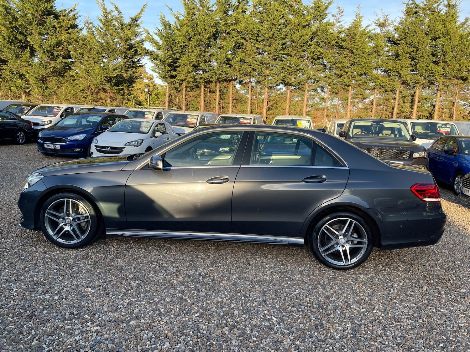 Used Mercedes-Benz E-Class 2014 for sale - 76061003: Photo 2