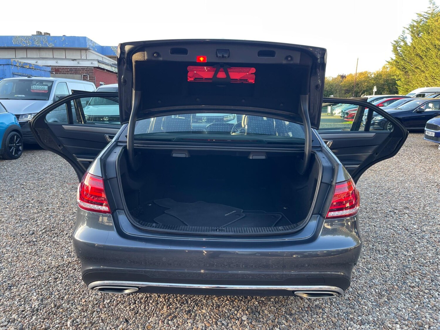 Used Mercedes-Benz E-Class 2014 for sale - 76061003: Photo 35