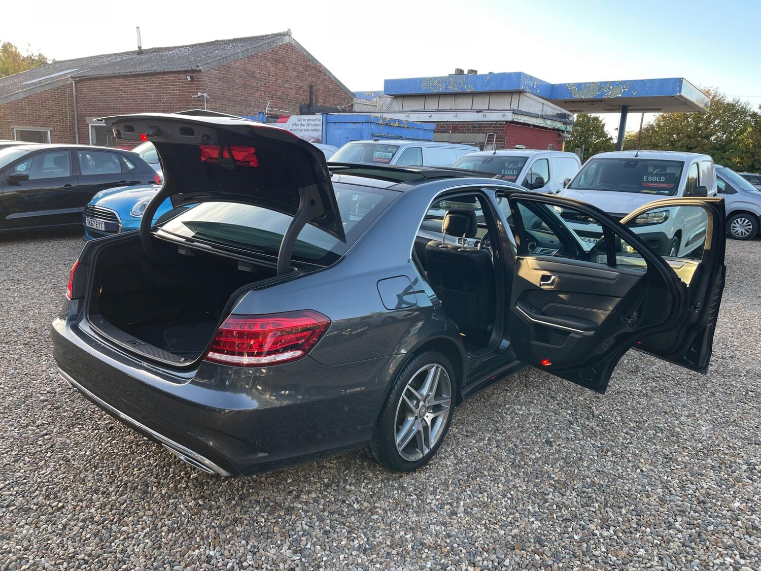 Used Mercedes-Benz E-Class 2014 for sale - 76061003: Photo 36