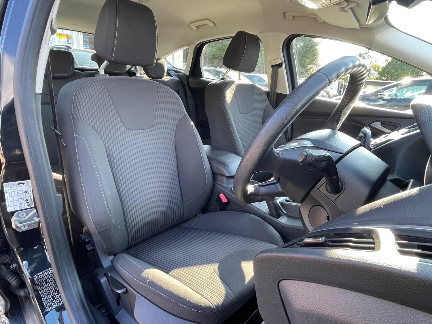 Used Ford Focus 2012 for sale - 76059699: Photo 16