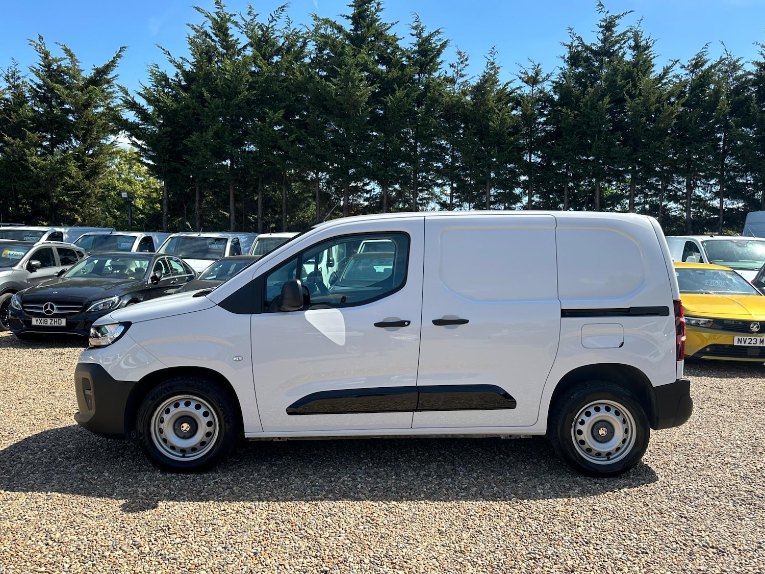 Used Vauxhall Combo 2024 for sale - 76306495: Photo 2