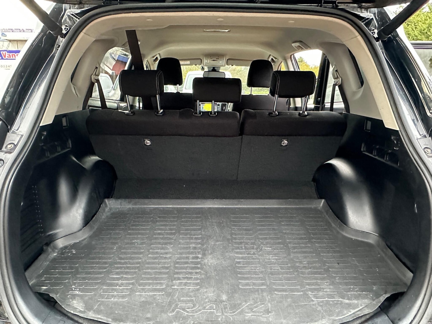 Used Toyota RAV4 2016 for sale - 76688805: Photo 16