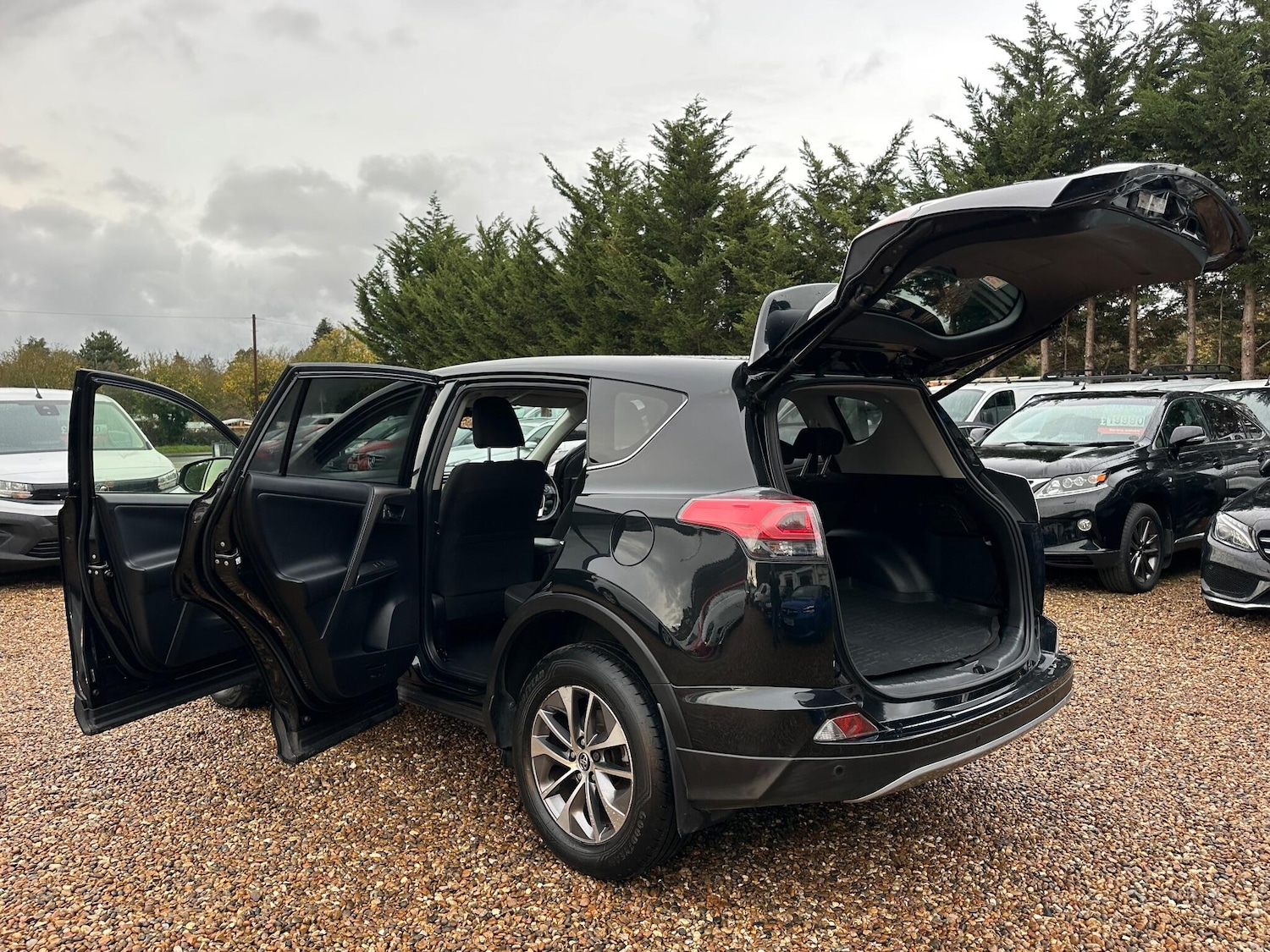 Used Toyota RAV4 2016 for sale - 76688805: Photo 22