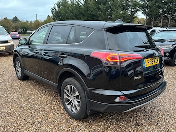 Used Toyota RAV4 2016 for sale - 76688805: Photo