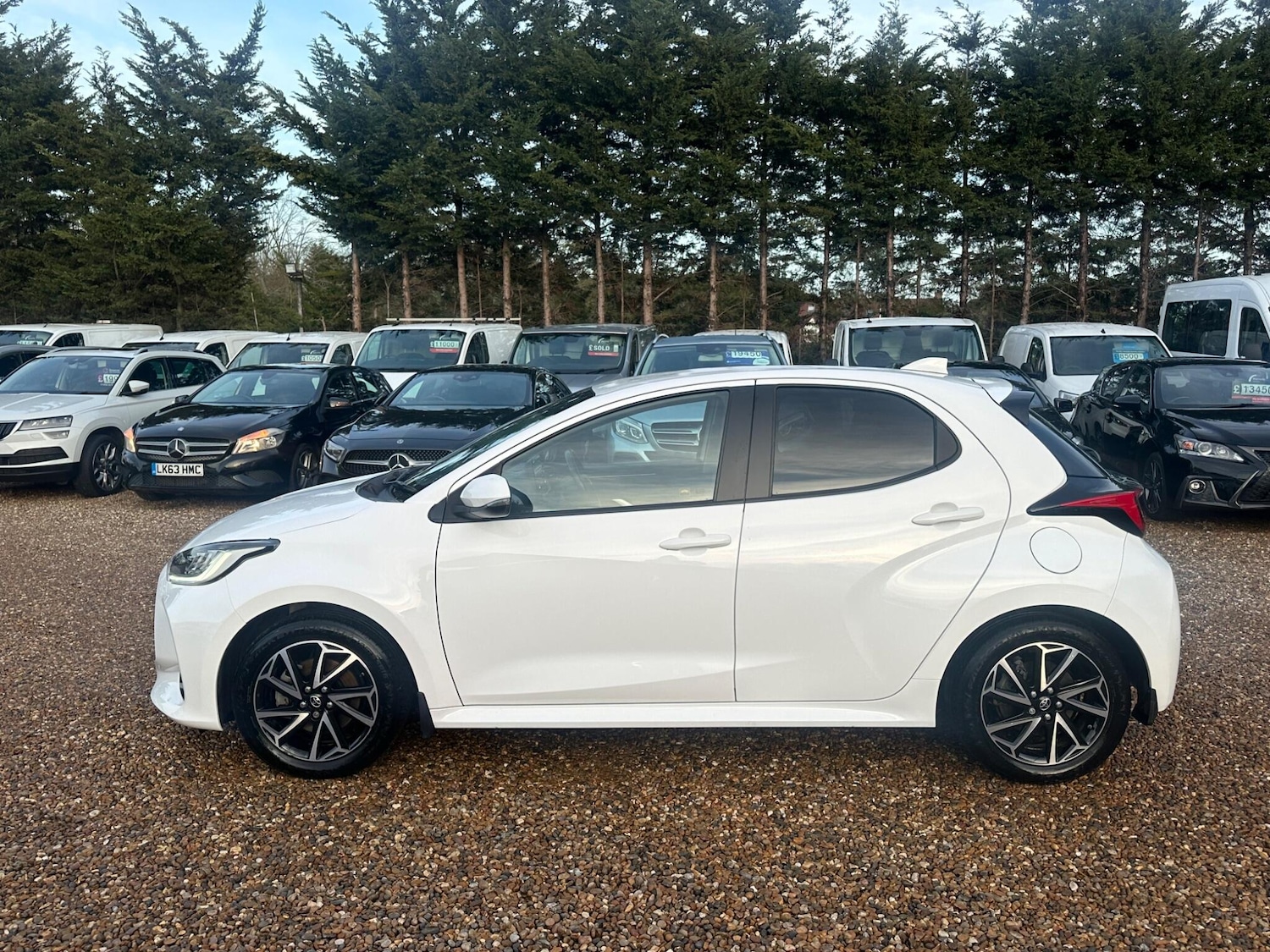 Used Toyota Yaris 2022 for sale - 77387408: Photo 2