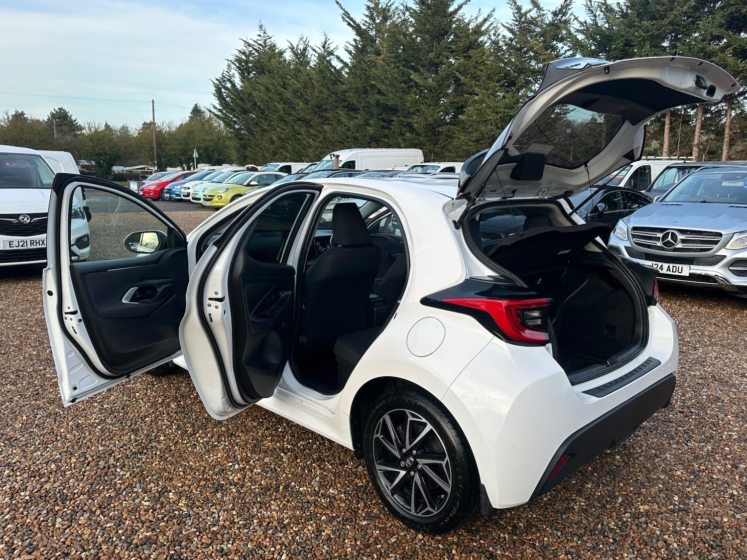 Used Toyota Yaris 2022 for sale - 77387408: Photo 21